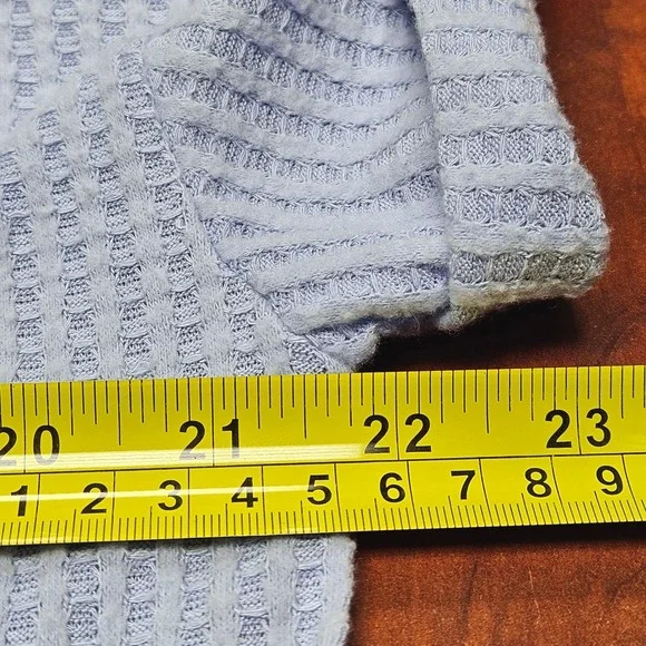 Natural Reflections Blue Waffle Knit V-Neck Top Size Medium EUC - Picture 7 of 11